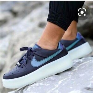 Air Force 1 sage low oil grey